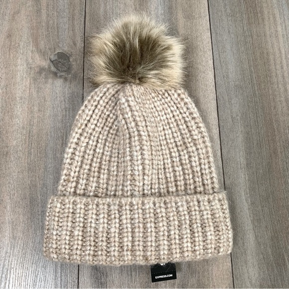 NWT Express chunky knit wool knit Pom Pom beanie beige one size - Picture 1 of 3